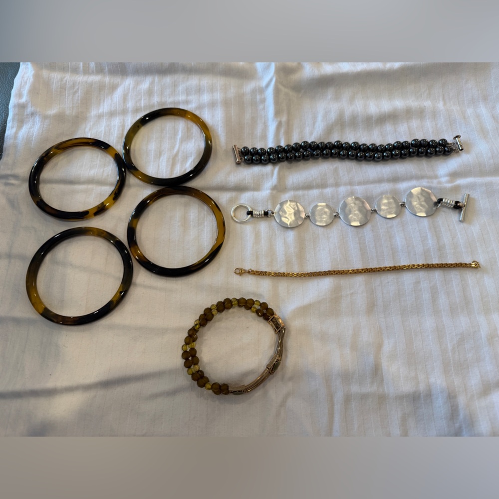 🟢 3/$20 Bracelet Bundle (8 total)